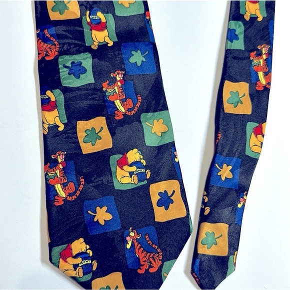 Other - Looney Tunes Vintage looney tunes character 1994
Mickey Mouse
Winnie the Pooh